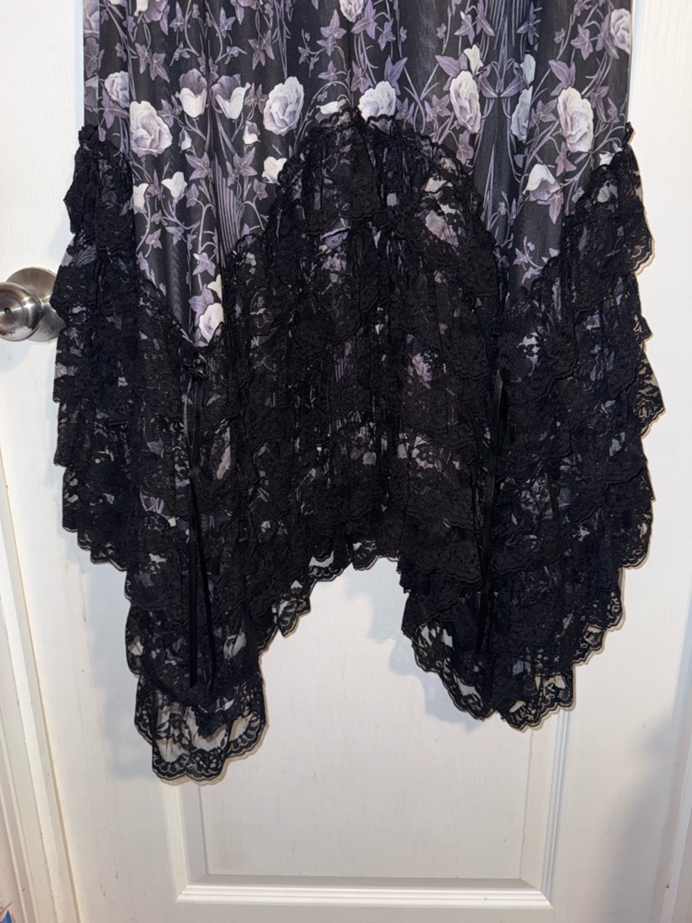 Widow sheer floral skirt - Picture 3 of 12